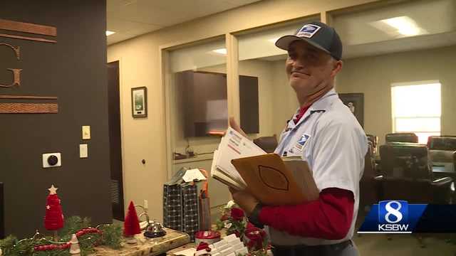Long-time Hollister mailman makes the final push before the holidays - Vimarsana News