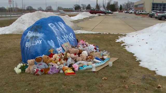 Perry High School students return to campus where principal, sixth-grader were killed - Vimarsana News