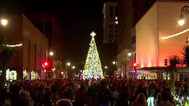 Savannah rings in holiday season with tree lighting - Vimarsana News
