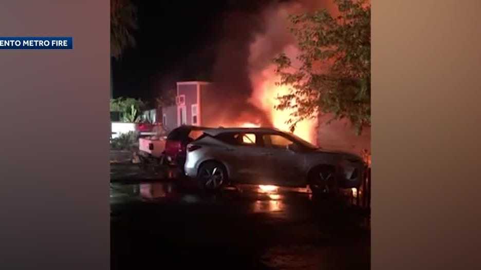 Person burned from Sacramento County mobile home park fire fanned by winds, officials say