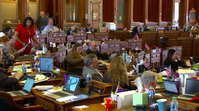 Iowa lawmakers considering gun training for k-12 students - Vimarsana News