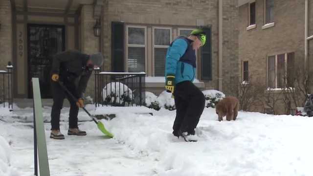 People begin snow cleanup after highest snowfall of season - Vimarsana News