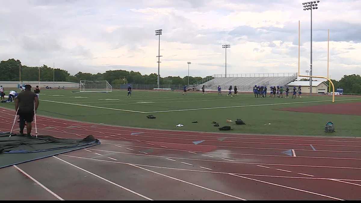 raytown-school-district-moving-rivalry-football-game-to-kansas-city-north-stadium