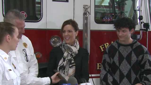 Nurse and her son honored for saving man who had heart attack on pickleball court - Vimarsana News