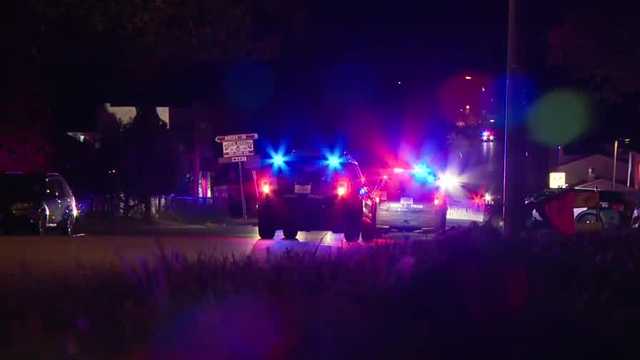 Suspects ram police cruiser in South Omaha burglary - Vimarsana News