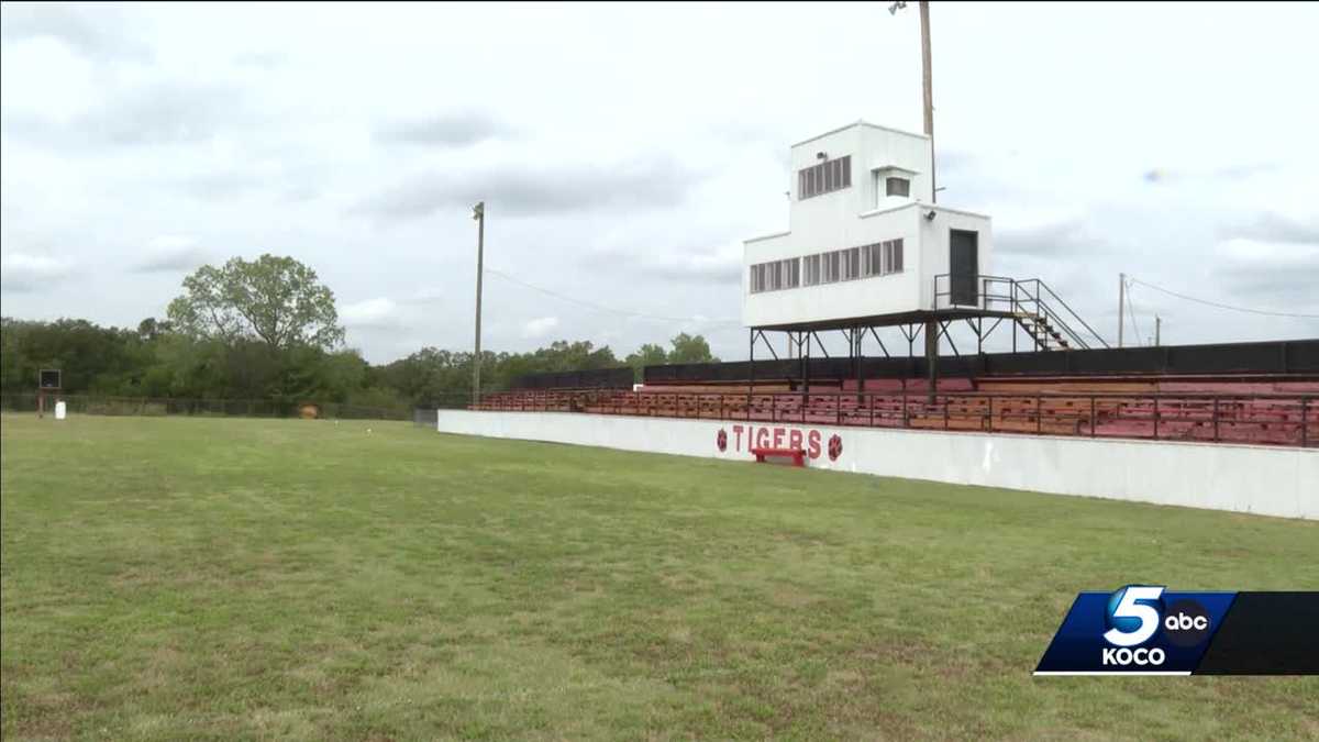 Wellston parents worry little leaguers could lose football field