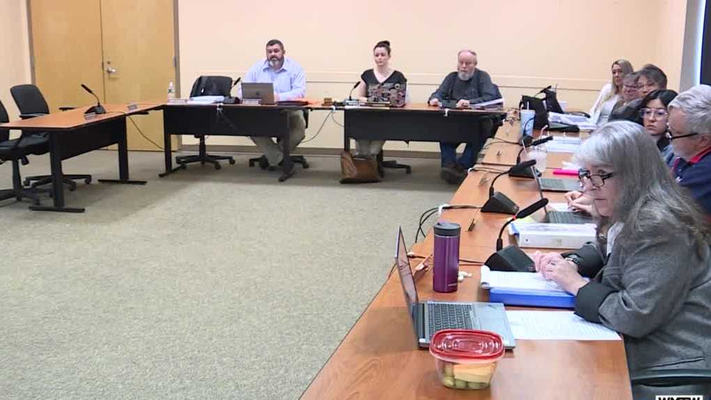 Lewiston's school committee votes to send budget option for city council approval