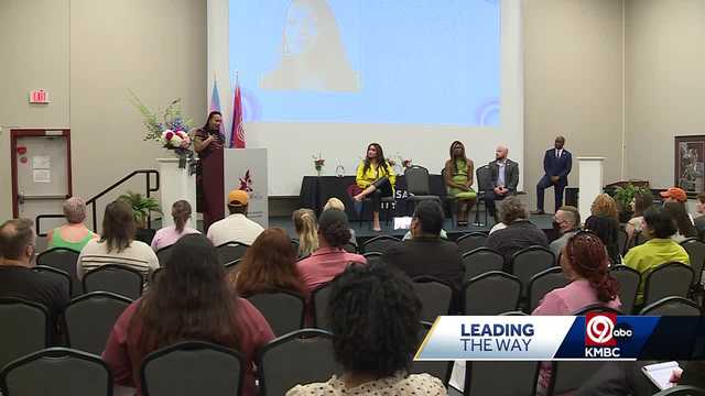 Kansas City hosts first-ever trans community town hall, amid Gov. Parson new transgender laws - Vimarsana News