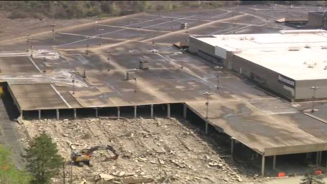 Trespassers arrested at abandoned Pa. mall; Demolition begins - Vimarsana News