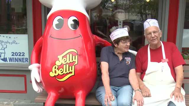 Jelly Belly bench gifted to Schimpff's Confectionary - Vimarsana News