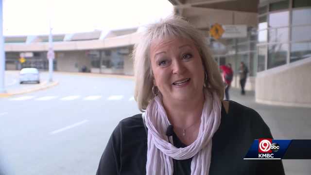 Olathe woman heads overseas to deliver supplies to Ukrainians - Vimarsana News