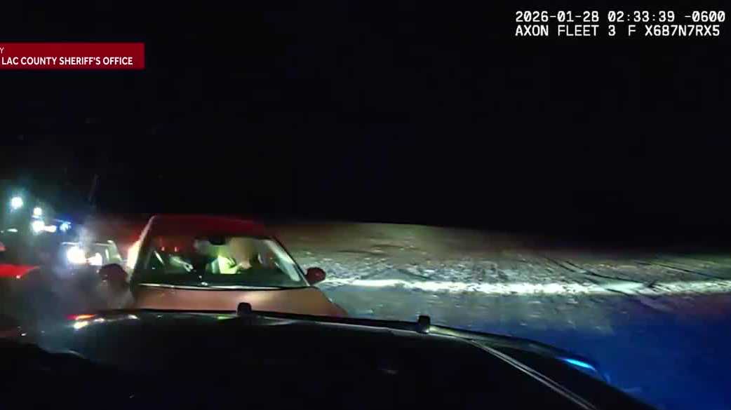 VIDEO: High-speed police chase in Wisconsin ends in cornfield