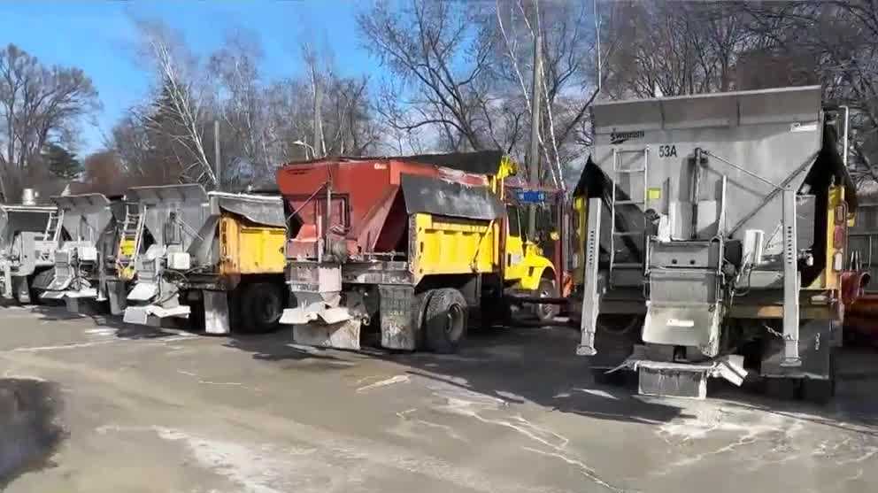Road crews prepare for storm expected to bring heavy snow to NH