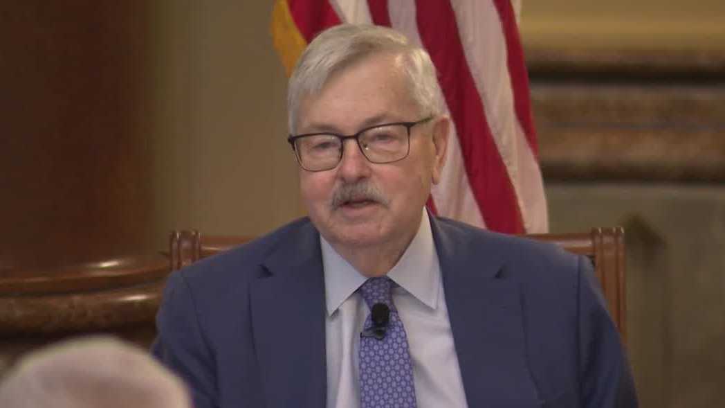 After decades of leadership, Terry Branstad receives Iowa’s top honor