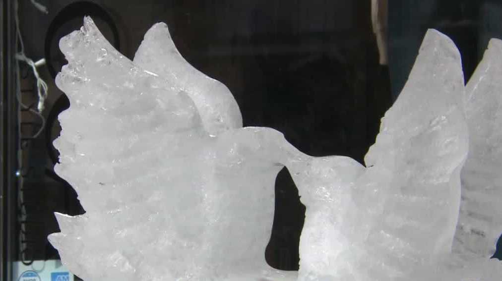 Warm temperatures melt iconic Lake Geneva ice sculptures