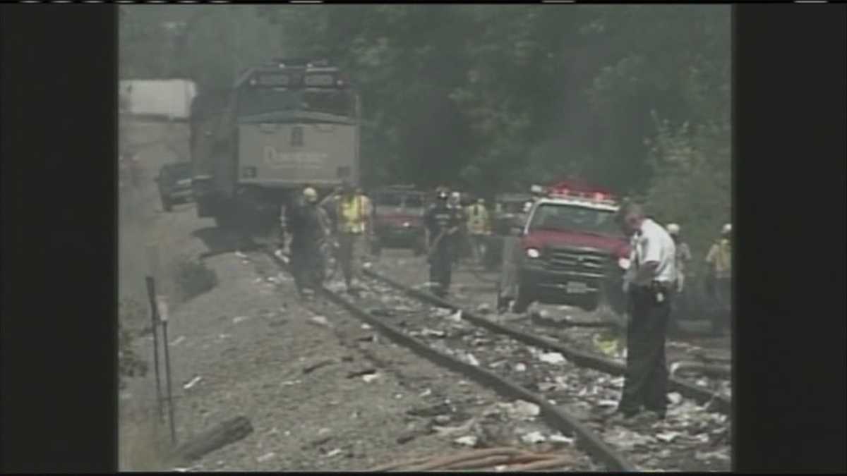 Police tell families of 30 missing in Quebec train crash that all