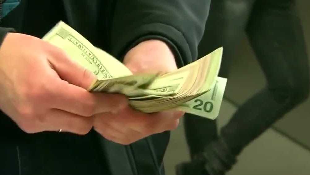 With household budgets stretched, financial adviser warns against turning to credit cards - Vimarsana News