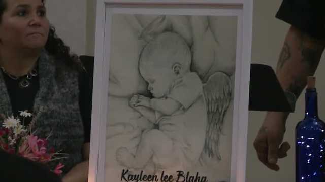 Extended family of Kayleen Blaha, Fort Dodge baby killed by her parents, gather for vigil - Vimarsana News