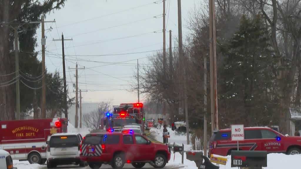 Detached garage destroyed by fire in Des Moines