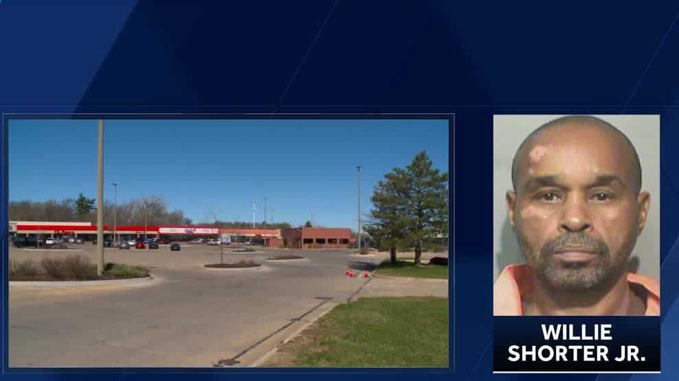 Man in custody after threatening someone with gun in Des Moines