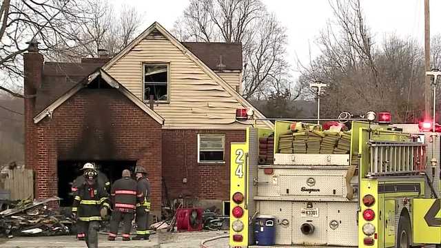 Dixie Highway area house fire in southwest Louisville - Vimarsana News