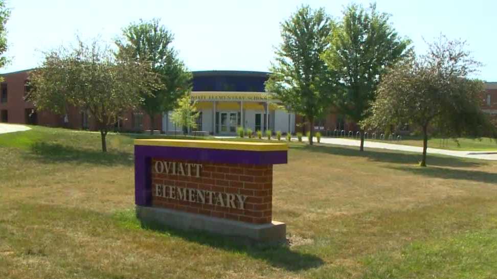 Iowa school districts already dealing with COVID19 cases as school begins