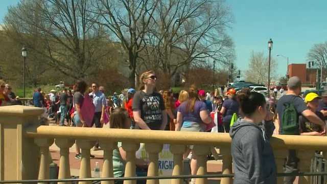 Organizations for reproductive rights rally for abortion rights in Iowa - Vimarsana News