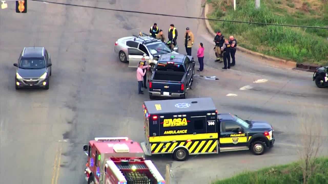 Ambulance and police respond to multi-vehicle injury crash in southwest OKC