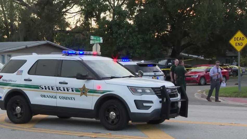 Woman found in car with gunshot wound dies, Orange County deputies say