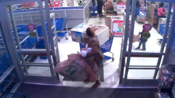 Police: Women steal gift cards from Toys R Us