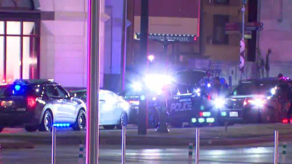 Wauwatosa police arrest driver after standoff in downtown Milwaukee - WISN