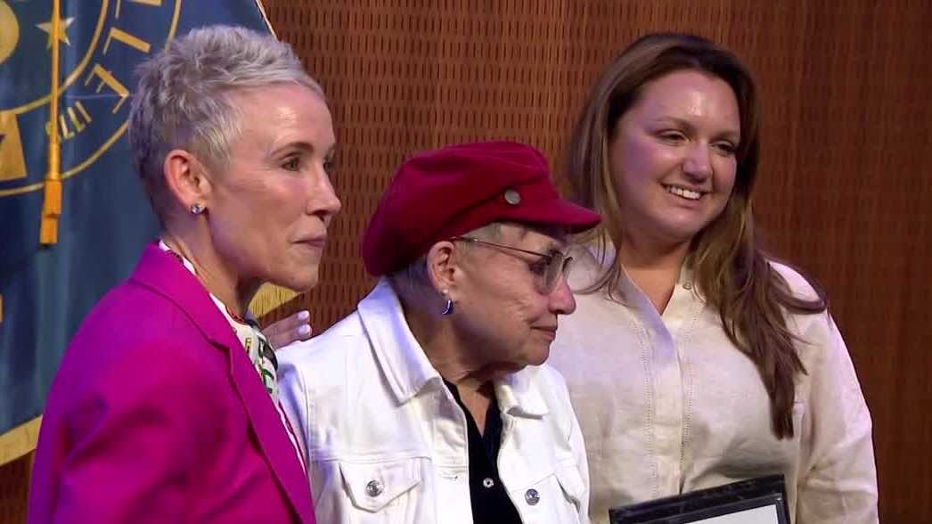 2 trailblazing women in horse racing honored in Louisville