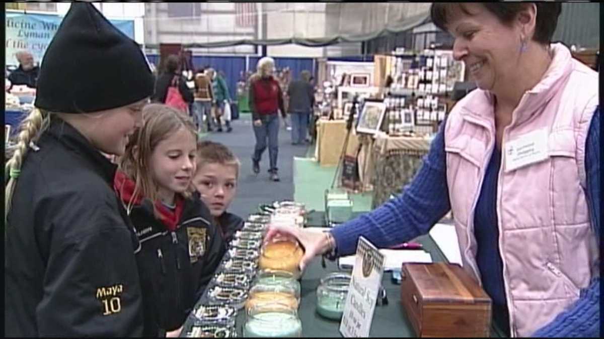 USM teams fundraising at craft fair