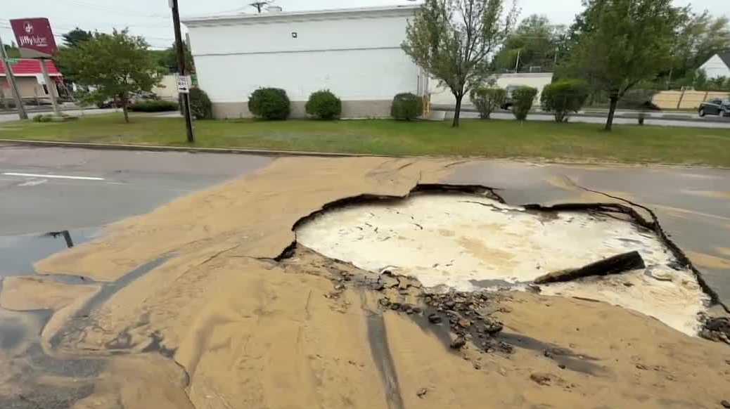 Crews respond to water main break in Manchester