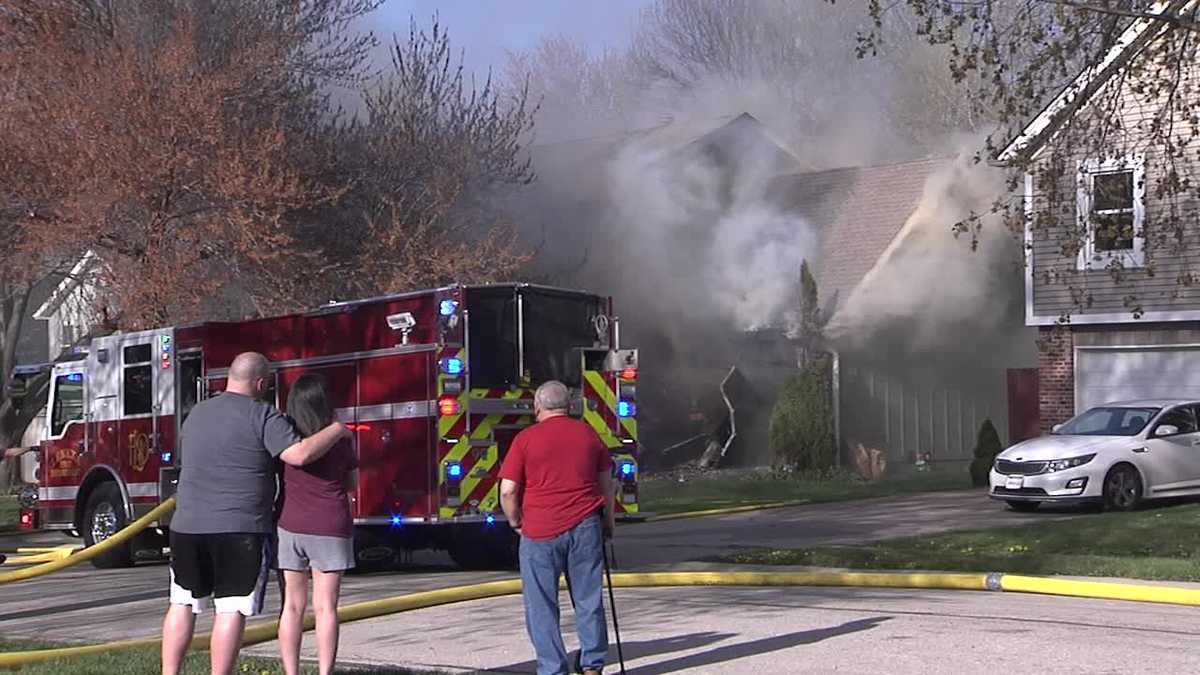 2 dogs, 1 cat killed in Overland Park house fire
