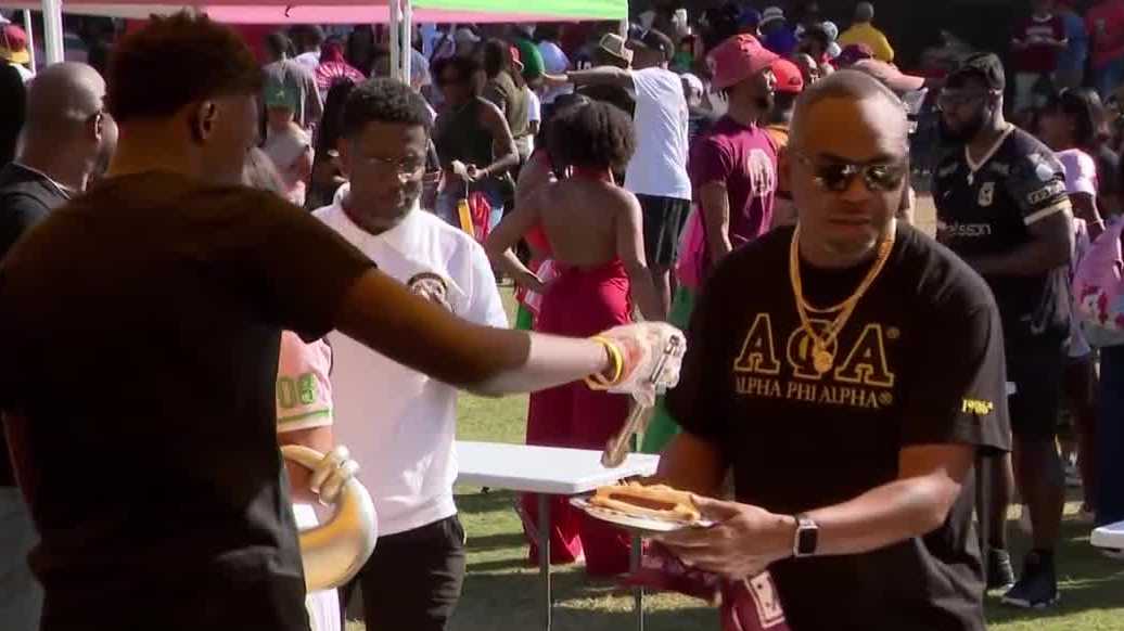 Crowds pack Camping World Stadium for Florida Classic Weekend