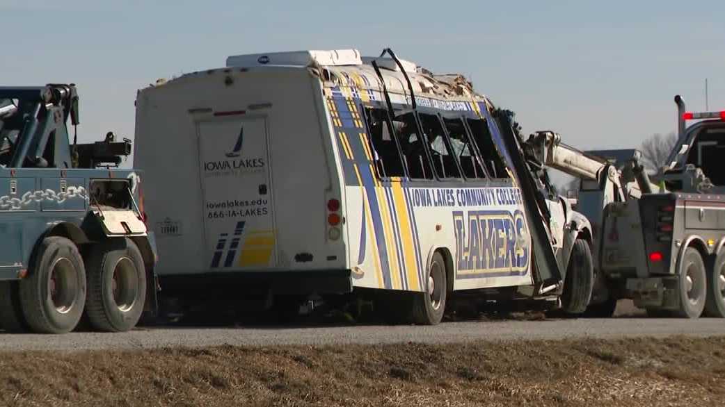 Iowa Lakes Community College to resume classes after fatal bus crash