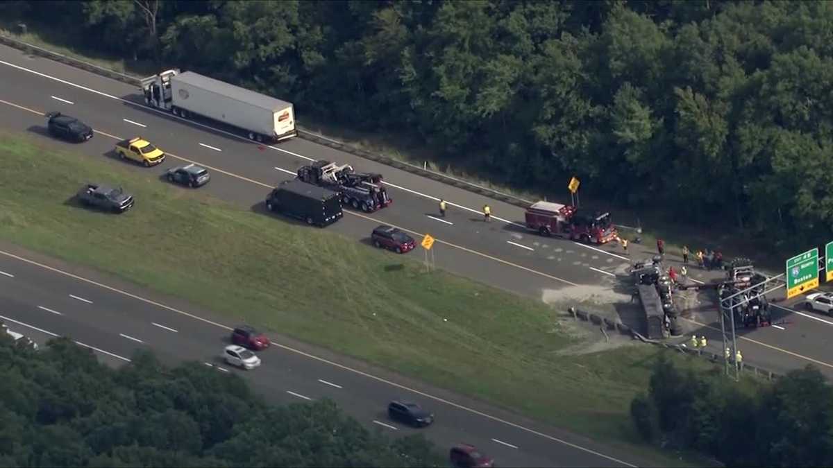 Truck crash spills dirt across I-295 near I-95 ramp - WCVB