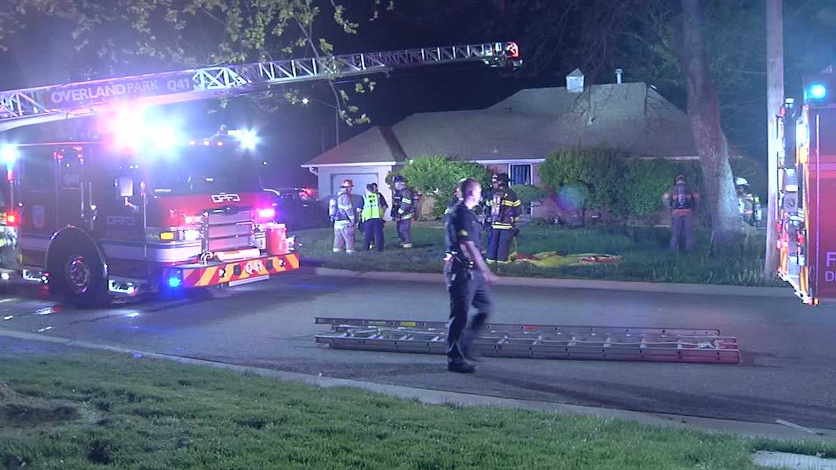 Overland Park firefighters help residents out of overnight fire