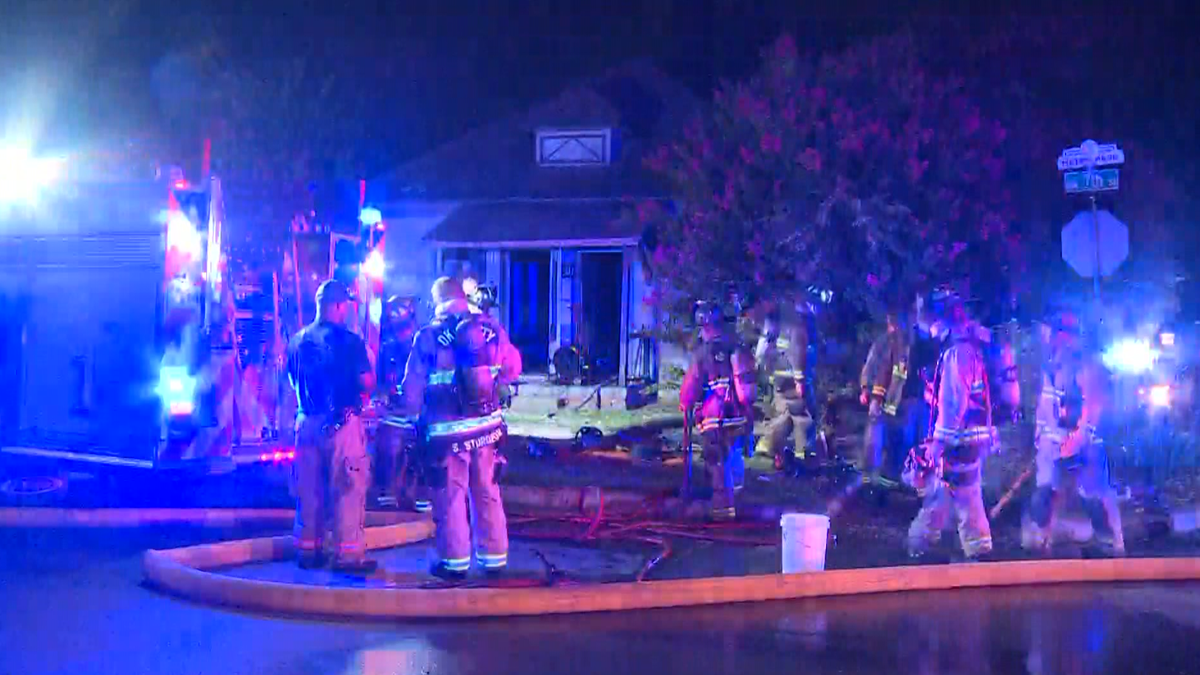 Crews put out fire at northwest Oklahoma City home