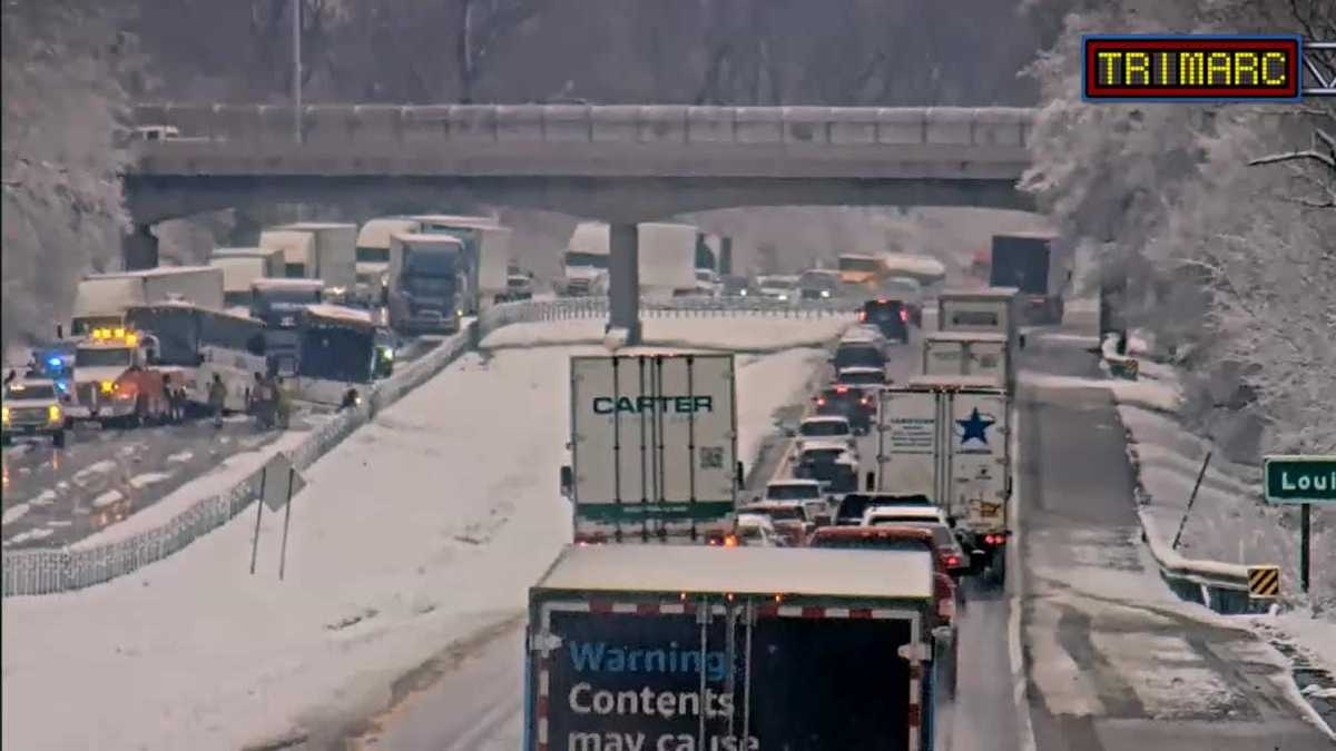 Three charter buses involved in crash on I-71; 8 minor injuries ...