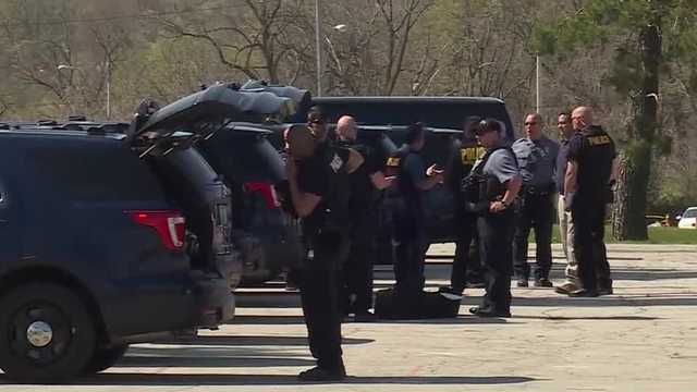 Assault suspect surrenders after standoff in 6800 block of Cleveland in Kansas City, Missouri - Vimarsana News