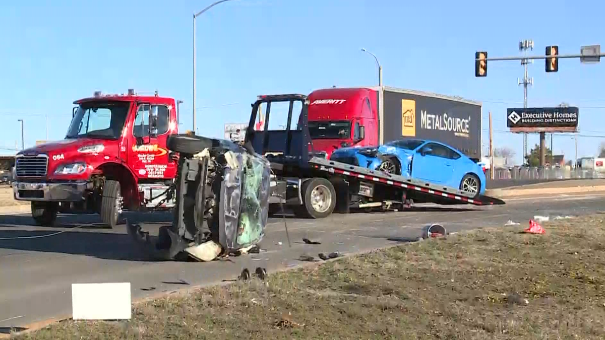 Oklahoma City rollover crash leaves at least one person injured