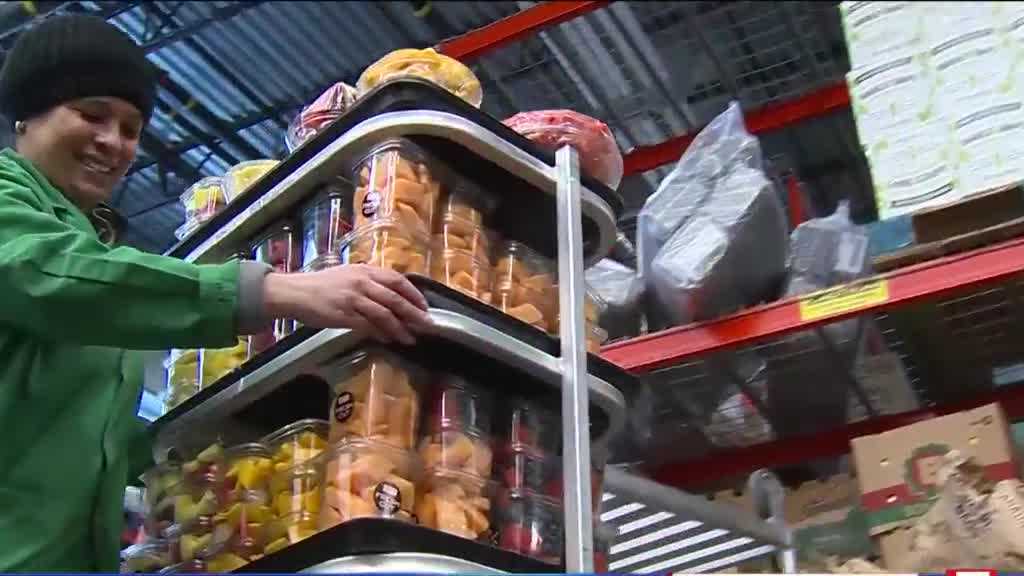 Mass. grocery stores starting to receive new shipments
