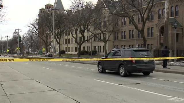 Milwaukee man, 77, struck by vehicle - Vimarsana News