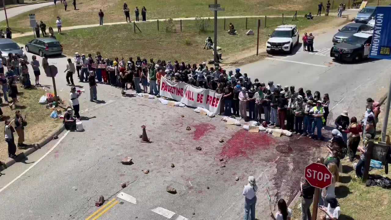 UC Santa Cruz pro-Palestine protestors block university entrances - Vimarsana News