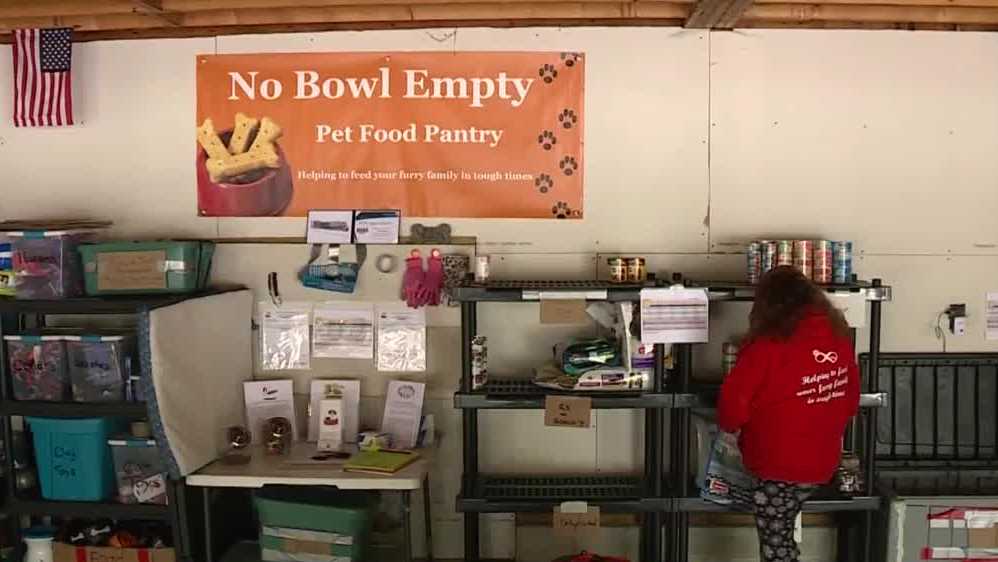 Community Champion runs pet food pantry in East Waterboro