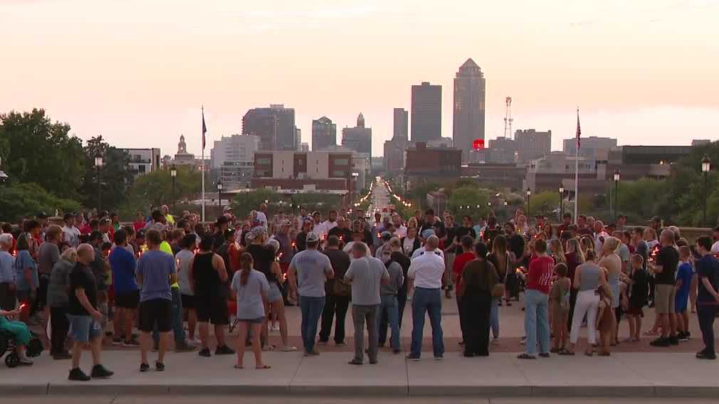Des Moines vigil calls for an end to political violence