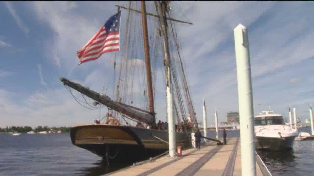 Blue Angels, fireworks cap StarSpangled Spectacular celebration