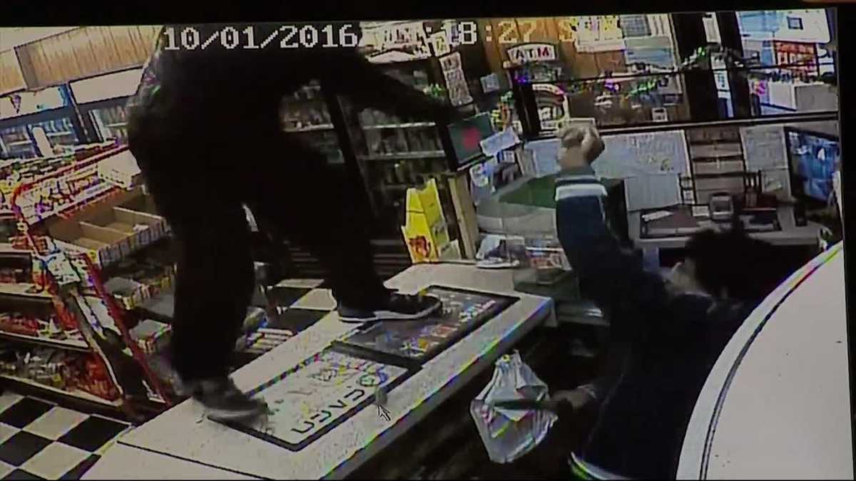Clerk fights back against robber